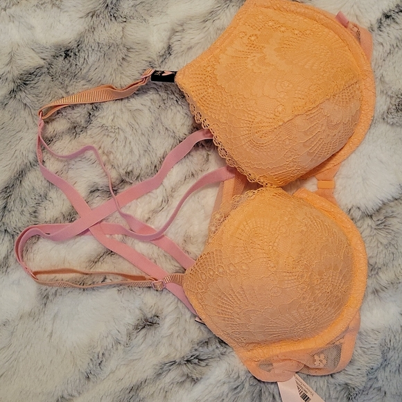 Pair of Victoria's Secret Bras, New! 34C - Picture 4 of 6